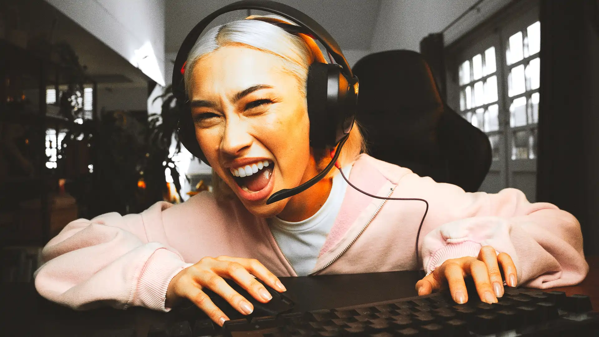 jbl-apresenta-novo-fone-gamer-para-elevar-imersao-e-precisao-sonora-a-outro-nivel-3.webp